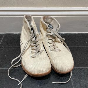 No Bull Cream High tops size 7.5